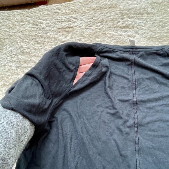 Under Armour UA Women's Loose Fit Open Shoulder Blade T-Shirt (Size Large) - Picture 3 of 9